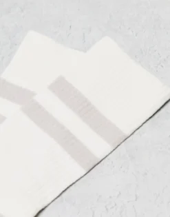 Gifts*DESIGN 2 Pack Sport Socks In White