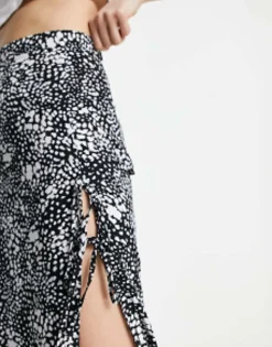 Skirts*DESIGN Bow Detail Midi Skirt With Thigh Split In Print Mono Smudge