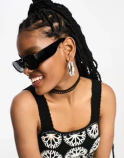 Sunglasses*DESIGN Chunky Hexagon Sunglasses In Black