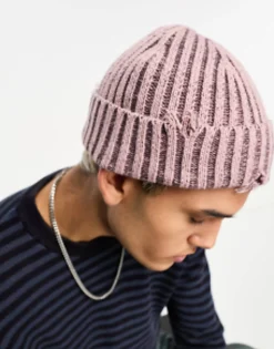 Beanies*DESIGN Distressed Beanie In Lilac Purple