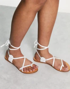 Flat Sandals*DESIGN Faithful Leather Toe Loop Sandal In White