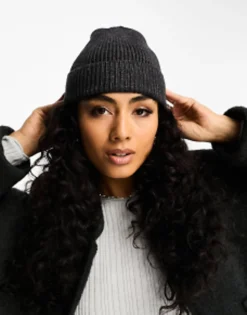 Beanies*DESIGN Fisherman Rib Beanie Hat In Polyester - Grey Charcoal Grey