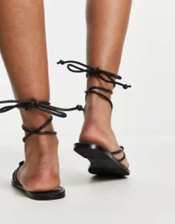 Flat Sandals*DESIGN Flourish Bashed Hardware Flat Sandal In Black