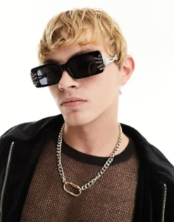 Sunglasses*DESIGN Halloween Fashion Glasses With Skeleton Hand Detail In Black