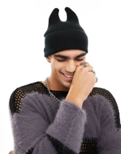 Beanies*DESIGN Halloween Horned Beanie In Black