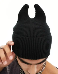 Beanies*DESIGN Halloween Horned Beanie In Black