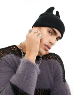 Beanies*DESIGN Halloween Horned Beanie In Black