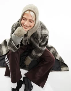 Beanies*DESIGN Knitted Hood In Mink