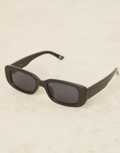 Gifts*DESIGN Mid Square Sunglasses In Black