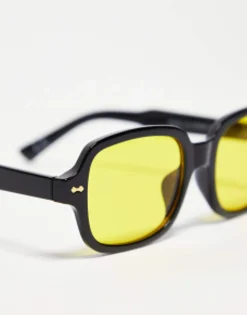 Sunglasses*DESIGN Mid Square Sunglasses In With Yellow Lens Black