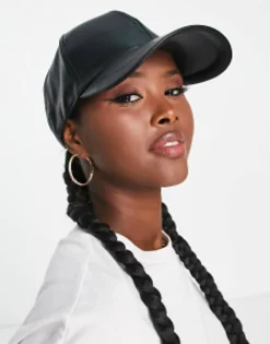 Caps*DESIGN Nappa Leather Look Cap In Black