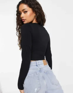 Petite*Petite Design Fitted Crop T-Shirt With Long Sleeve In Black