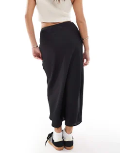 Skirts*DESIGN Petite Satin Bias Midi Skirt In Black