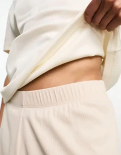 Tracksuits*DESIGN Pyjama Lounge Set With T-Shirt And Trousers In Rib Beige
