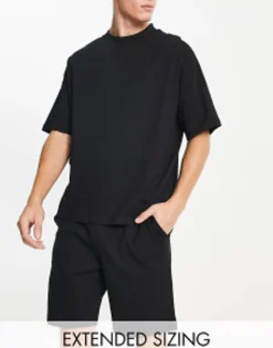 Gifts*DESIGN Pyjama Set With Oversized T-Shirt And Shorts In Jersey In Black