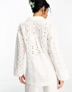 Shirts*DESIGN Relaxed Broderie Shirt With Dipped Hem In White
