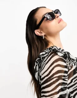 Sunglasses*DESIGN Retro Square Sunglasses In Black