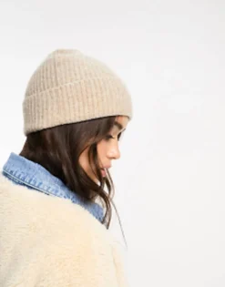Beanies*DESIGN Rib Knit Beanie In Cream Beige