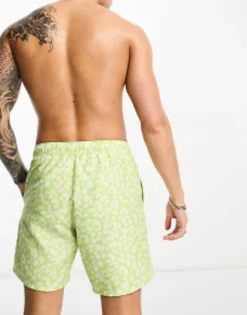 Swimwear*DESIGN Swim Shorts In Short Length In Leopard Print In Green Sap Green
