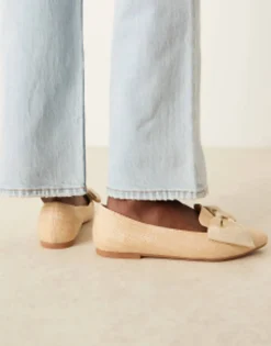 Flat Shoes*DESIGN Wide Fit Lake Bow Pointed Ballet Flats In Natural Raffia