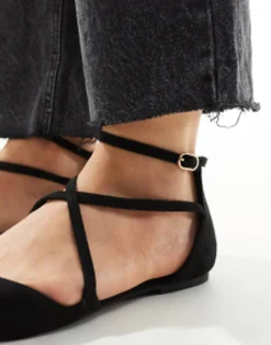 Flat Shoes*DESIGN Wide Fit Larna Pointed Ballet Flats In Black