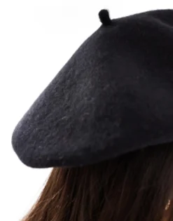 Hats*DESIGN Wool Beret With Improved Fit In Black