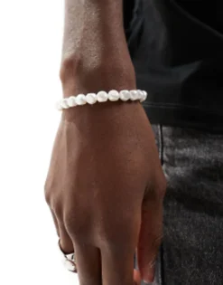 Gifts*FADED FUTURE Elasticated Bracelet In White Pearl