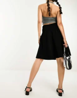 Skirts*Motel Shirred Waist Y2K Cotton Midi Skirt In Black