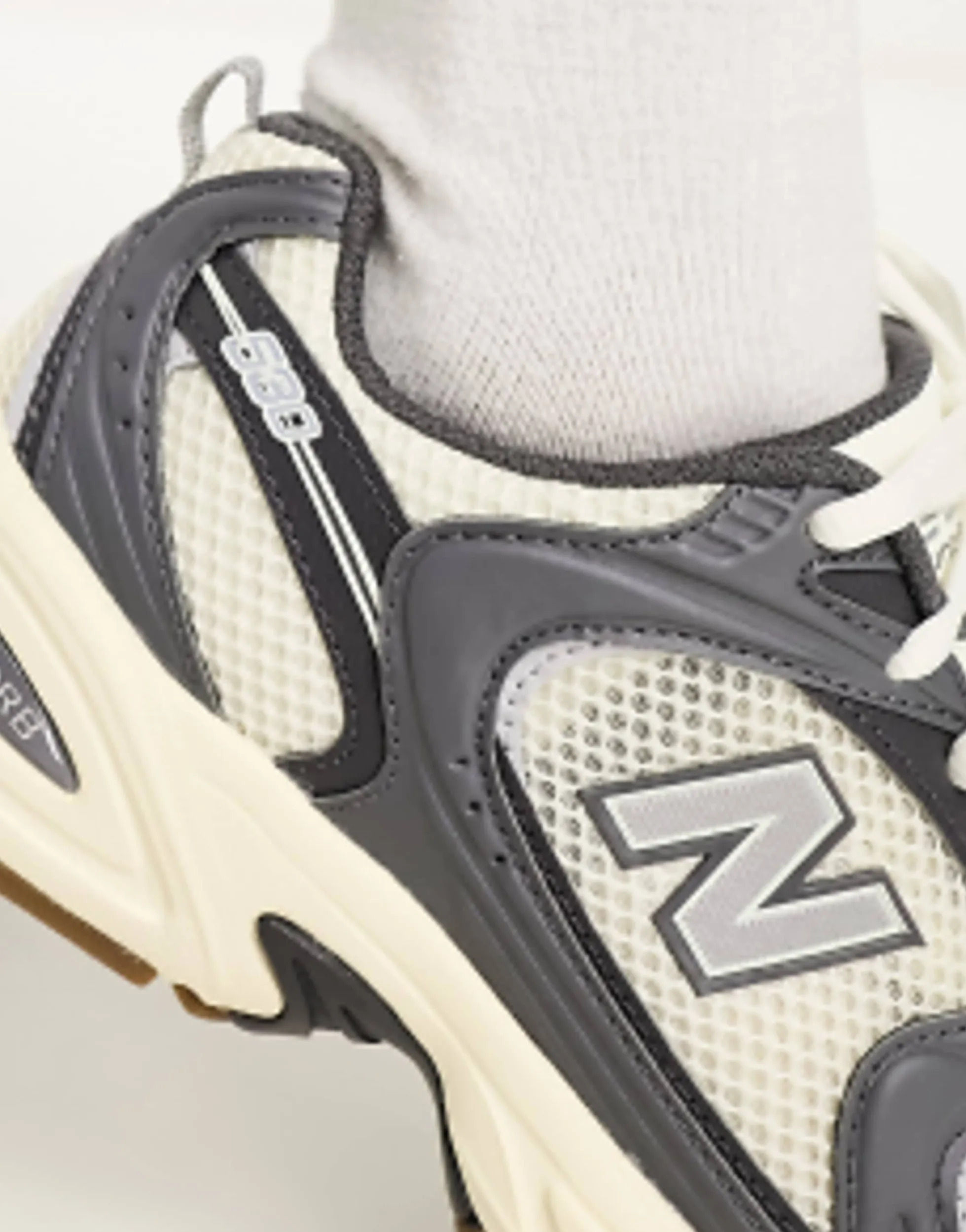 Sportswear*New Balance 530 Trainers In And Grey - Exclusive To Asos Off White