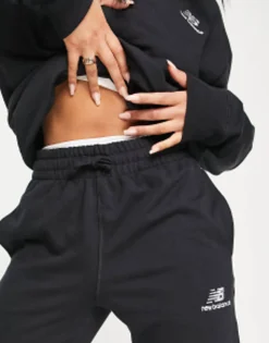 Sportswear*New Balance Unisex Logo Joggers In Black