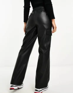 Trousers & Leggings*New Look Faux Leather Cargo Trousers In Black