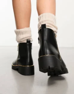 Chelsea Boots*New Look Wide Fit Chunky Chelsea Boots With Hardware In Black