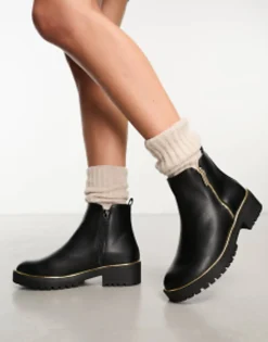 Chelsea Boots*New Look Wide Fit Chunky Chelsea Boots With Hardware In Black