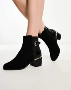 Chelsea Boots*New Look Wide Fit Heeled Chelsea Boots With Hardware In Black