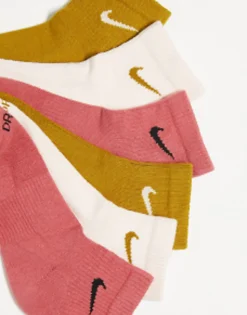 Socks*Nike Training Everyday Plus 3 Pack Ankle Socks In Pink, Brown And Beige Multi
