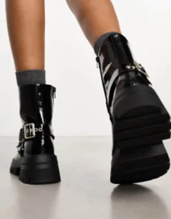 Chelsea Boots*Public Desire Wide Fit Blizzard Harness Biker Boots In Black Black Pu