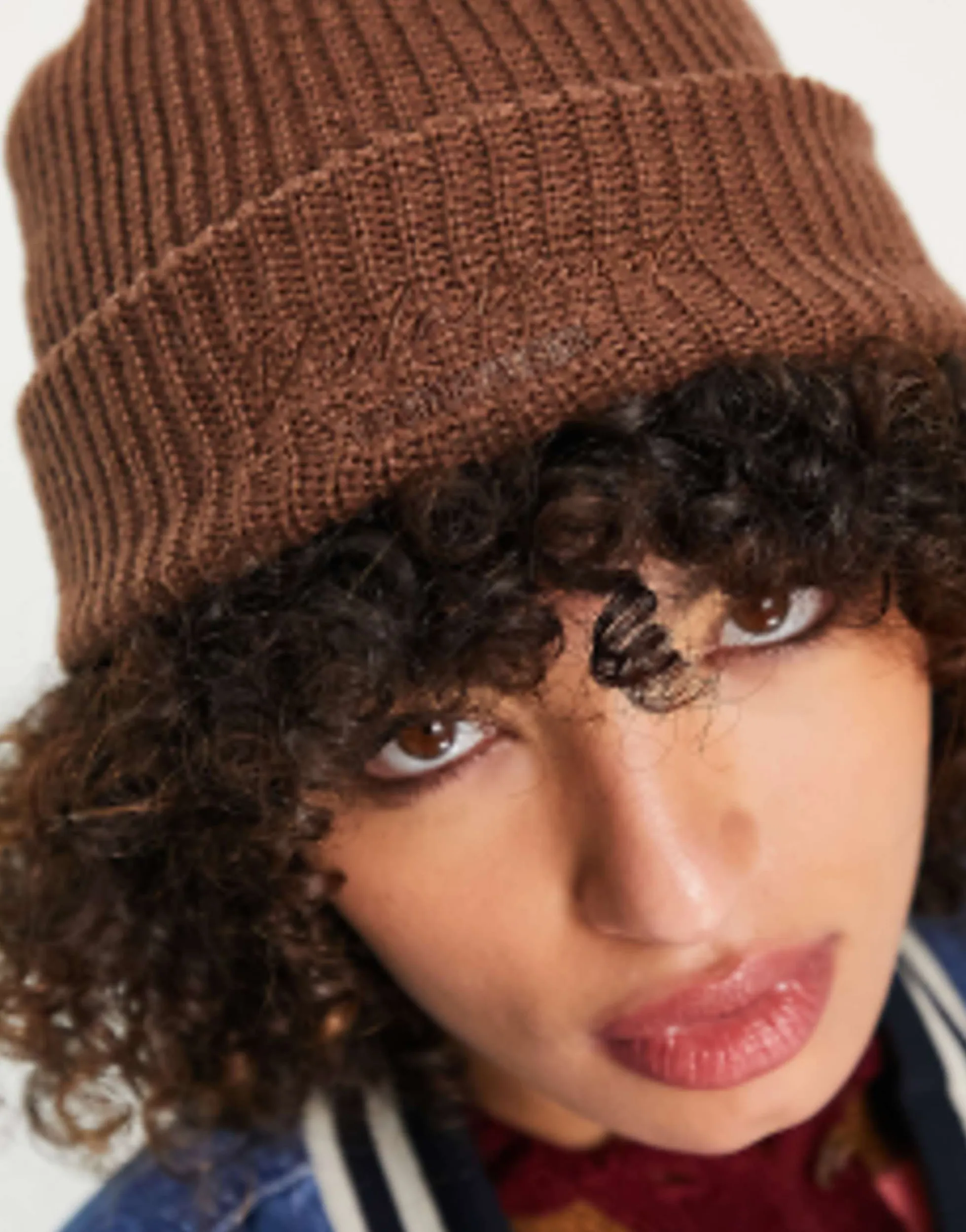 Hats*Reclaimed Vintage Logo Beanie Hat In Chocolate