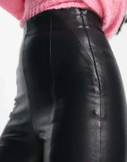 Petite*Stradivarius Petite Faux Leather Skinny Trouser In Black