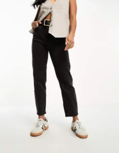 Petite*Stradivarius Petite Slim Mom Jean With Stretch In Black