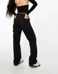 Petite*Stradivarius Petite Straight Leg Cargo Trouser In Black