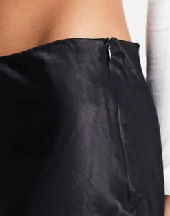 Skirts*Stradivarius Satin Midi Slip Skirt In Black