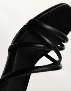 Sandals*Stradivarius Wide Fit Strappy Block Heel Sandal In Black