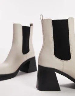 Chelsea Boots*Topshop Bay Square Toe Heeled Chelsea Boot In Off White