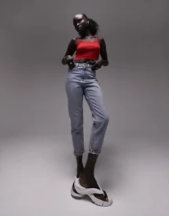 Petite*Topshop Petite Comfort Stretch Mom Jeans In Bleach