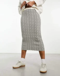 Skirts*Vero Moda Geo Knitted Midi Skirt Co-Ord In Mono